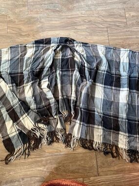 Plaid Fringe Cream Pancho